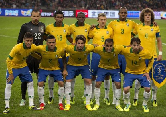 FOTO AP - Neymar condujo este mi&#233;rcoles a Brasil a la final de la Copa Confederaciones con una victoria dif&#237;cil contra Uruguay por 2-1.