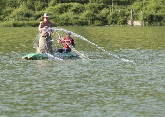 Foto Juan Antonio S&#225;nchez - Hay que concienciar a los pescadores artesanales para que cuiden el recurso.