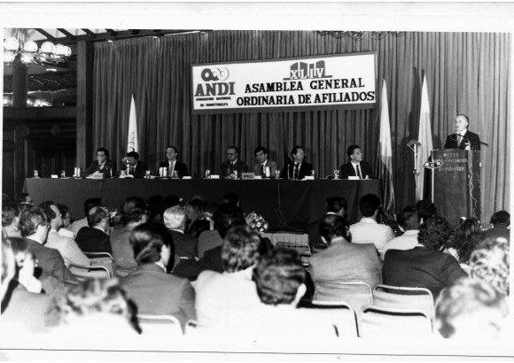 FOTO ARCHIVO - CORTESIA ANDI - Las reuniones anuales de los afiliados de la ANDI eran un encuentro obligado para medios de comunicaci&#243;n, como esta en el Hotel Intercontinental, la n&#250;mero 44 (1988), en Medell&#237;n.