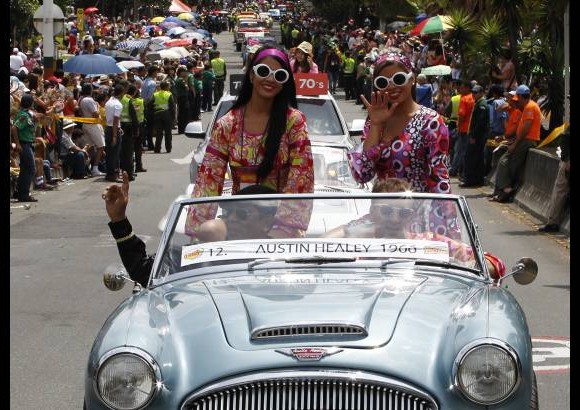 Jaime P&#233;rez - Este a&#241;o, el Desfile de Autos Cl&#225;sicos y Antiguos le rindi&#243; un homenaje a los carros representativos en la historia y evoluci&#243;n del autom&#243;vil en el mundo, y en Colombia. M&#225;s de 200 carros participaron en este evento, que es uno de los m&#225;s vistos en la Feria de las Flores.