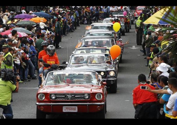 Jaime P&#233;rez - Este a&#241;o, el Desfile de Autos Cl&#225;sicos y Antiguos le rindi&#243; un homenaje a los carros representativos en la historia y evoluci&#243;n del autom&#243;vil en el mundo, y en Colombia. M&#225;s de 200 carros participaron en este evento, que es uno de los m&#225;s vistos en la Feria de las Flores.