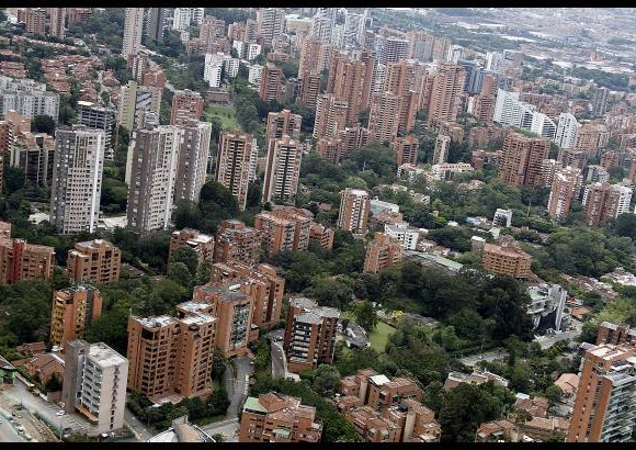 Foto: archivo El Colombiano - El crecimiento econ&#243;mico ha propiciado un desarrollo en la construcci&#243;n de vivienda en gran parte la zona sur.