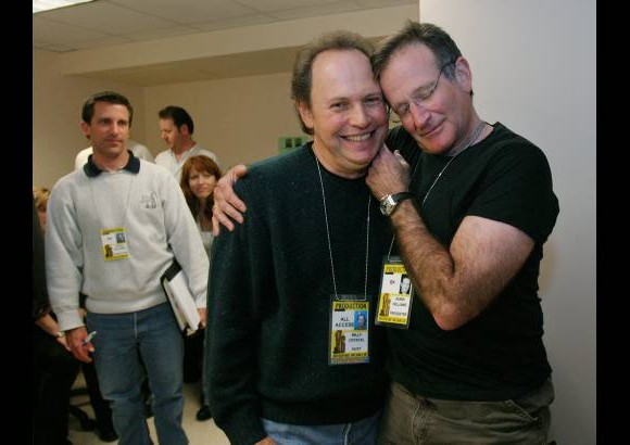AP - Con Billy Cristal tuvo una gran amistad. Ambos presentaron los premios Oscar. 2004