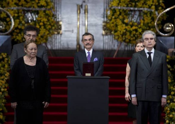 AFP - La urna con las cenizas del Nobel de literatura colombiano fue colocada en el vest&#237;bulo principal del Palacio de Bellas Artes de M&#233;xico.