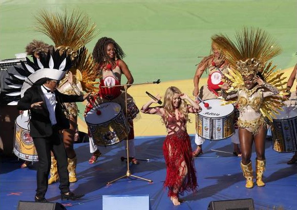 Reuters - Los rumores sobre el segundo embarazo de Shakira siguen circulando por redes sociales. Algunos medios de comunicaci&#243;n confirmaron que fuentes allegadas a la barranquillera dijeron que s&#237; est&#225; embarazada, pero hasta el momento la noticia no se ha hecho oficial. El rumor comenz&#243; despu&#233;s de la presentaci&#243;n de Shakira en la clausura del Mundial Brasil 2014.