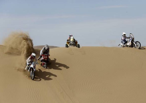 Reuters - Las dunas, una dura prueba para todos los participantes.