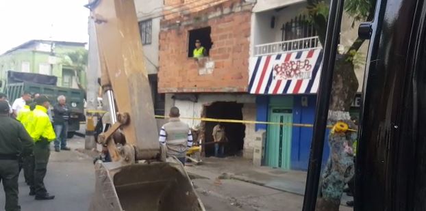 Autoridades demolieron una casa de vicio en el barrio Lovaina