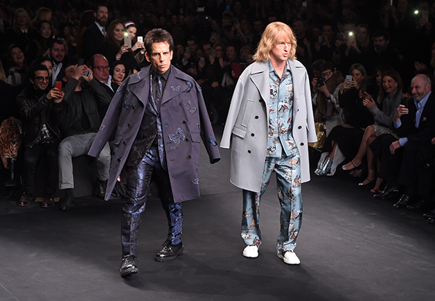 Ben Stiller y Owen Wilson desfilaron en la semana de la moda de París este año. FOTO AP