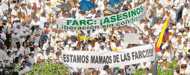 Víctimas reclaman verdad y silla en diálogos de paz | En solidaridad con las víctimas, creció el rechazo de los colombianos contra las Farc, con marchas multitudinarias. FOTO ROBINSON SÁENZ