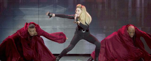Madonna causa polémica en Colorado por usar armas en un concierto | Archivo |