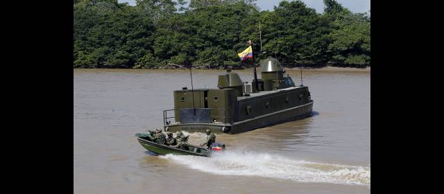 La Frontera, un resguardo para los guerrilleros | El batallón fluvial de Infantería de Marina número 52 es el encargado de vigilar la frontera, sobre todo el río Arauca. FOTOS JAIME PÉREZ, ENVIADO ESPECIAL, ARAUCA