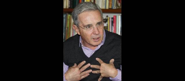 Reabren caso a Uribe por presuntos nexos con Auc | El expresidente Álvaro Uribe Vélez aseguró que se le investiga "por infamias". FOTO DONALDO ZULUAGA