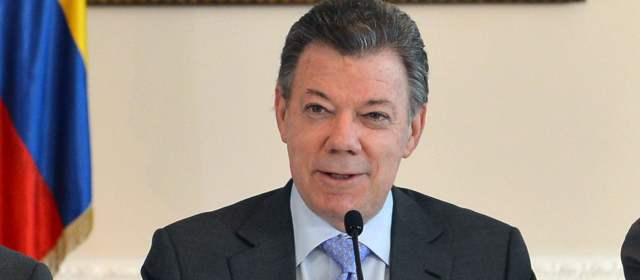Presidente Santos aceptó ayuda de ONG chilena Techo para construir viviendas |