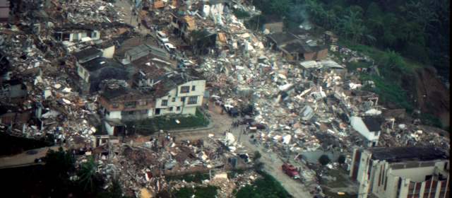 Armenia recuerda víctimas del terremoto | El Gobierno creó el Fondo para la Reconstrucción y Desarrollo Social del Eje Cafetero, que coordinó la recuperación. FOTO ARCHIVO