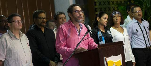 Gobierno- Farc, en recta final para silenciar fusiles | De izquierda a derecha: "Catatumbo", "Iván Márquez", "Isaías Trujillo" y "Pastor Alape". FOTO AP