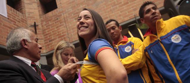 Mariana Pajón, abanderada de Colombia en los Juegos Olímpicos de Londres 2012 |