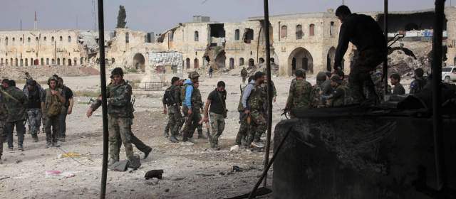 Más de 30 muertos en ataque de rebeldes sirios a cuartel militar en Alepo