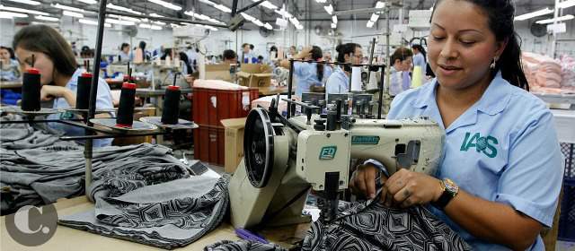 Escasea la mano de obra para el sector confección | Medellín tiene 10.344 empresas en el sector textil, confección, diseño y moda. FOTO DONALDO ZULUAGA