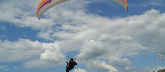 Duras batallas en cielo de Sopetrán | En Sopetrán terminó ayer la válida nacional de parapente ganada por pilotos de Valle del Cauca y Rusia. FOTO CORTESÍA