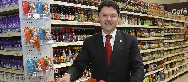 Gustavo León Castillo, actual gerente de Consumo, dice que además de las 15 tiendas actuales, se piensa en otras 26. FOTO: ARCHIVO EL COLOMBIANO