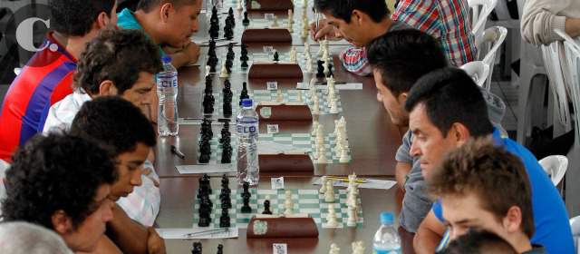 Aguacero se tiró en semifinal de ajedrez | Ajedrecistas de 19 departamentos se dan cita en semifinal del Nacional. Hoy será la segunda ronda. FOTO donaldo zuluaga
