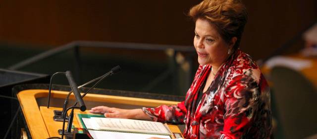Rousseff dejó la Cumbre Celac-UE por tragedia en una discoteca |