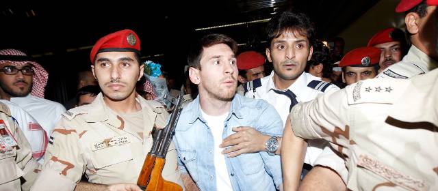 Qué susto el de Messi a su llegada a Arabia Saudita | FOTO REUTERS