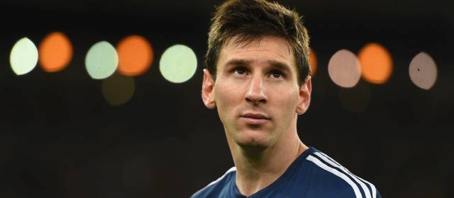 Messi se fue del Mundial sin marcar diferencia y sufriendo mucho. Sin embargo, la Fifa lo declaró como el mejor por encima de jugadores que brillaron como Kroos, Neymar y Robben. FOTO AFP
