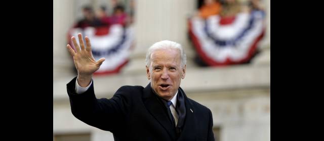 Inicia un E.U. que cree menos en las armas | El vicepresidente de E.U., Joe Biden, también juró oficialmente su cargo frente al Capitolio, minutos antes que el presidente Obama.