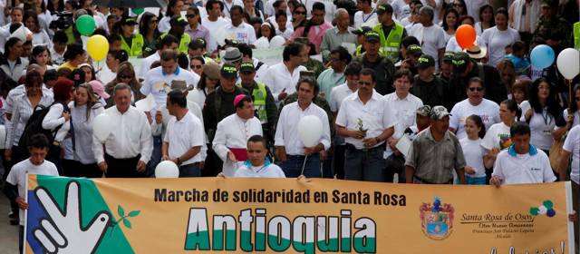 La marcha de este sábado fue multitudinaria. Recorrió las principales vías del municipio. Foto Manuel Saldarriaga, enviado especial.