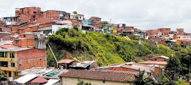 ¿Ollas en Rionegro? Que Santos diga dónde, replicó el Alcalde | El asentamiento José Antonio Murillo, una de las zonas que habitantes señalan como plaza del microtráfico. FOTO HENRY AGUDELO