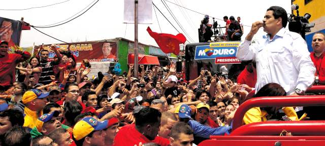 Chávez domina la campaña en Venezuela | Maduro inició la campaña como favorito para vencer a Capriles. En la foto, el candidato en Barinas, tierra natal de Hugo Chávez. FOTO AP