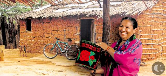 Conchita Iguarán, la matrona Wayúu | Esta es una muestra de los "ranchos" o viviendas donde habitan los Wayúu en el departamento de la Guajira. FOTO MANUEL SALDARRIAGA