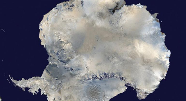 Los volcanes hallados en la Antártida están en la zona occidental. No se sabe si están activos. Foto Nasa