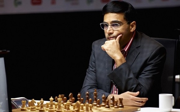 Viswanathan Anand, otra vez campeón mundial. FOTO AFP 
