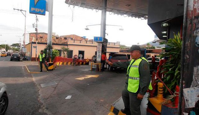 las estaciones de servicio de combustible de los municipios limítrofes del estado Táchira lucen desoladas. FOTO LA OPINIÓN