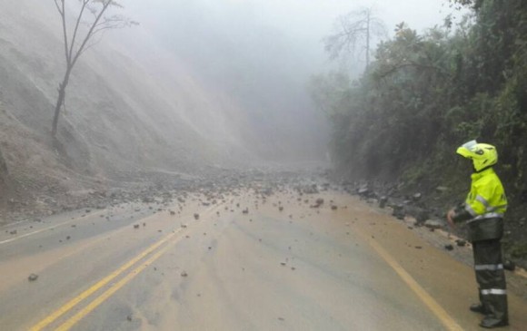 Así se ve el derrumbe entre Santa Fe de Antioquia y Cañasgordas. FOTO DEVIMAR