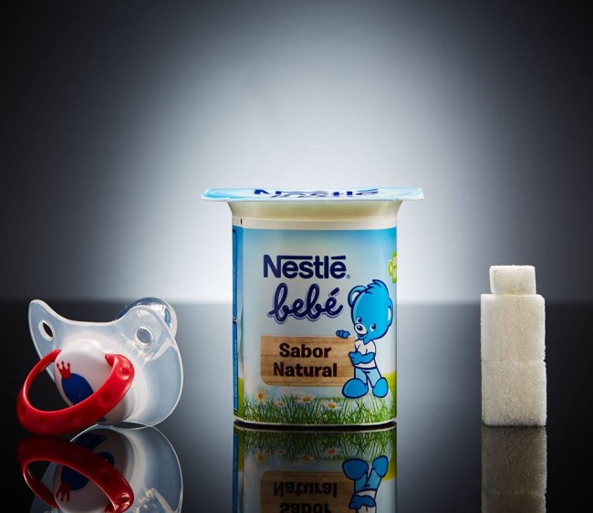 Un yogur Nestle para bebés tiene 9 gramos de azúcar tiene 2,5 terrones de endulzante. FOTO Cortesía Antonio Estrada 