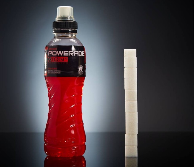Una botella de Powerade, muy utilizada por los deportistas, contiene 38 gramos de azúcar, es decir, 9,5 terrones. FOTO Cortesía Antonio Estrada 