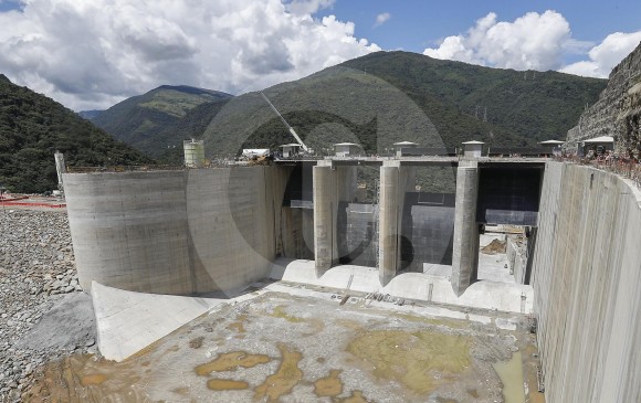 La culminación de la presa de Hidroituango es uno de los hitos constructivos que Pérez declaró como incumplido. FOTO MANUEL SALDARRIAGA