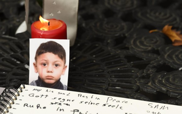 El hallazgo del cadáver de Mohamed, un niño bosnio de 4 años que fue secuestrado en Berlín, golpeó este jueves a Alemania. FOTO AFP