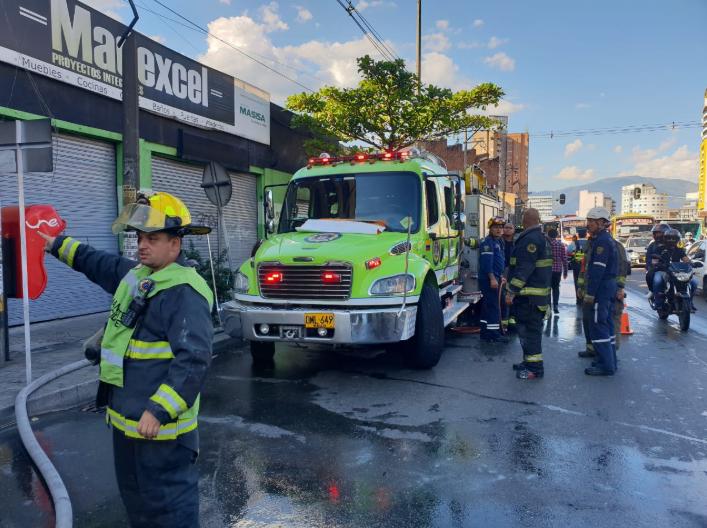Bodega de pinturas ardió en Medellín