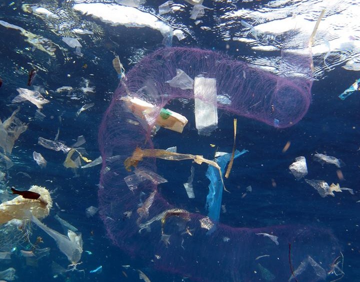 Las impactantes imágenes del mar de plástico en costas hondureñas