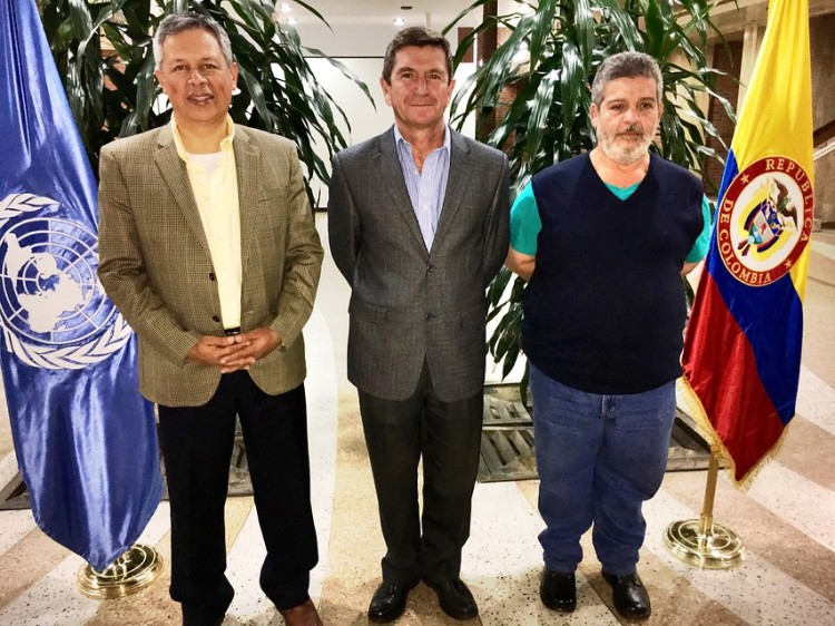 Autoridades del Mecanismo tripartito de Monitoreo y Verificación: Contraalmirante Romero (delegado del Gobierno de Colombia), General Perez Aquino (jefe de los observadores, Misión de la ONU en Colombia), Marco León Calarcá (delegado de las Farc) FOTO COLPRENSA