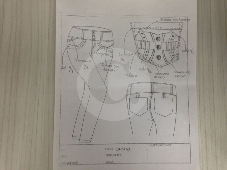 El diseño de un jean toma alrededor de una semana. FOTOS MIGUEL ÁNGEL LÓPEZ 