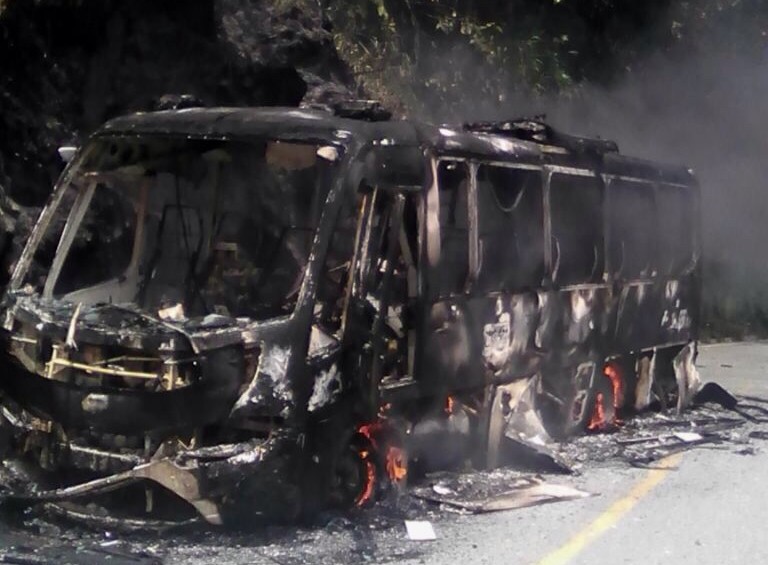 Varios buses de servicio público han sido incinerados en los últimos días en Antioquia. FOTO ARCHIVO