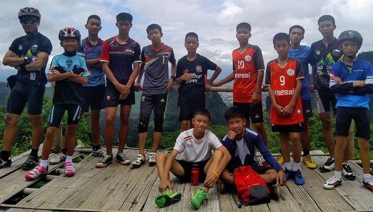 Se suspende rescate en cueva en Tailandia, 4 niños ya salieron