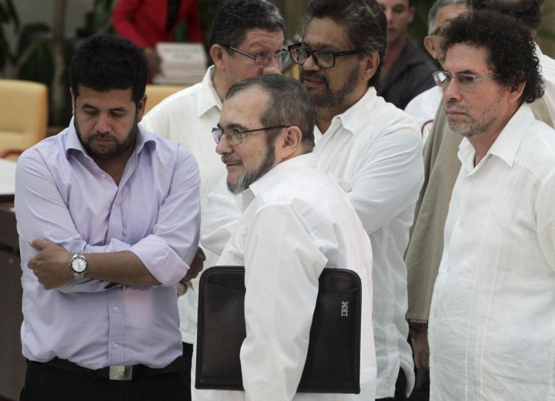 Comandantes de las Farc en uno de sus compromisos de paz en La Habana. Foto Reuters
