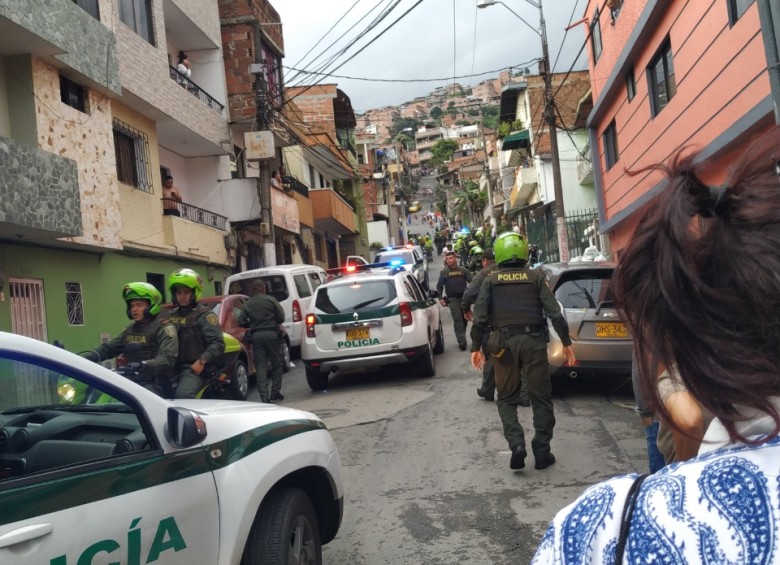 El lanzamiento de unos explosivos en la Comuna 13 que dejó un niño de 13 años muerto enlutó a la ciudad. Foto: Guardianes Antioquia