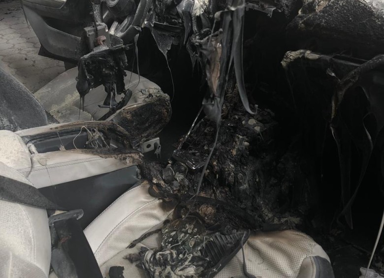 En video | Incendian un carro en El Poblado